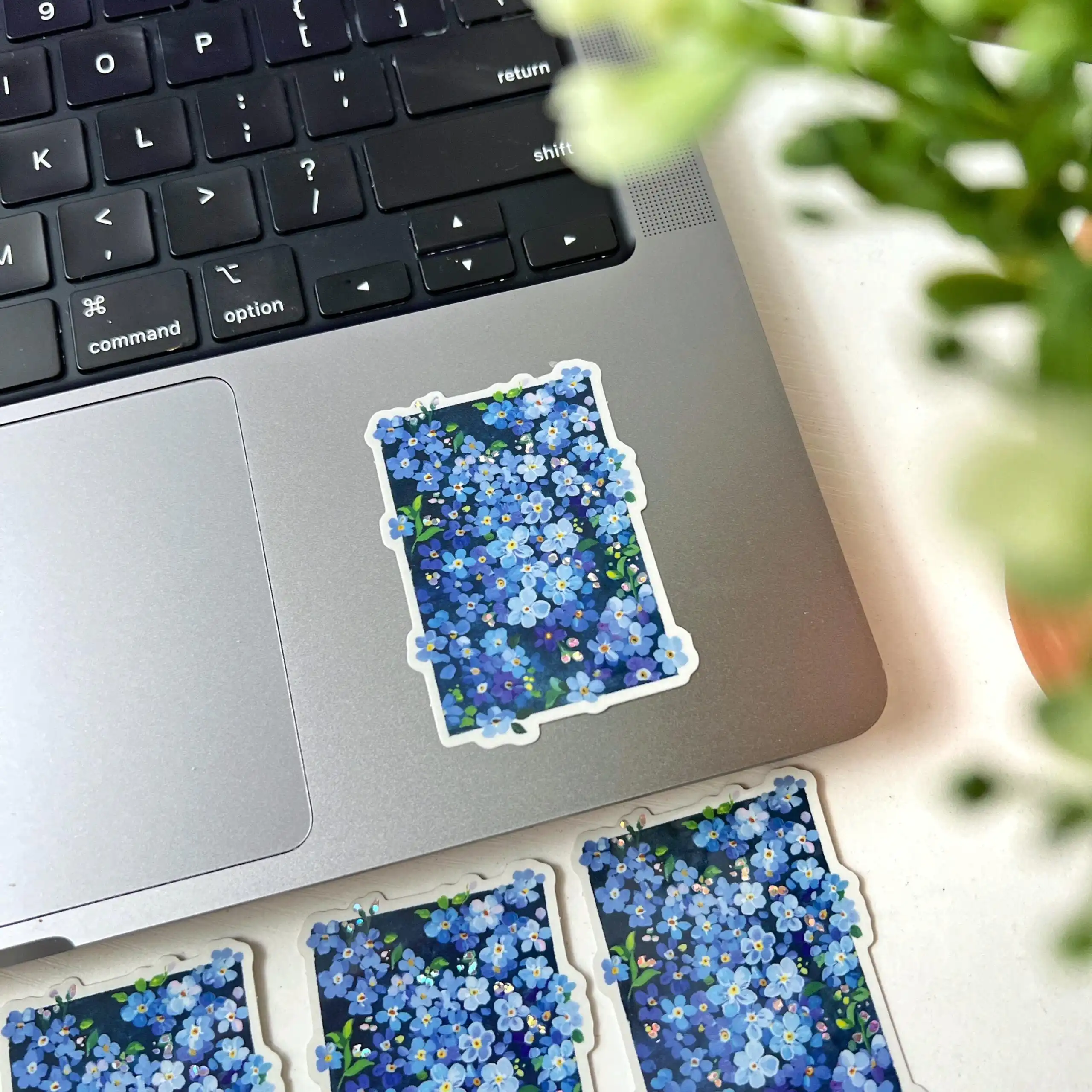 Forget Me Not Flower Vinyl Sticker – Glittery Waterproof Decal Forget Me Not Flower Vinyl Sticker – Glittery Waterproof Decal