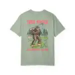 Funny Bigfoot Golf T-Shirt – Unique Sasquatch Golfer Tee