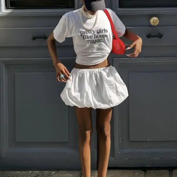 Pretty Girls Like House Music T-Shirt – Y2K Festival Graphic Tee