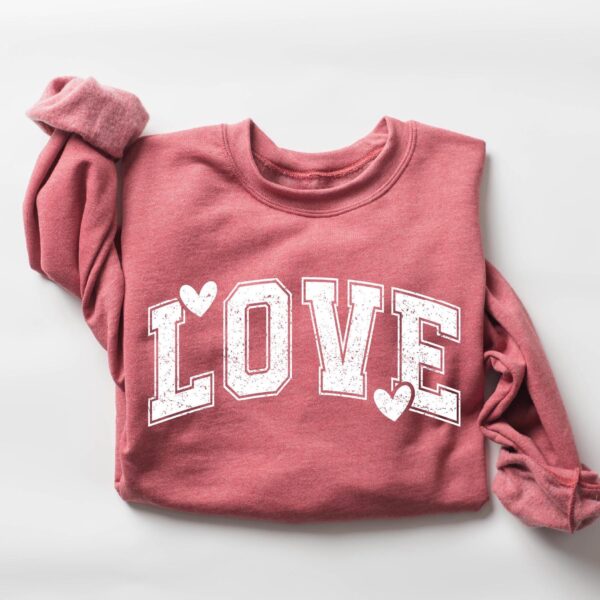 Retro Love Valentines Heart Sweatshirt – Cozy Gift for Teachers