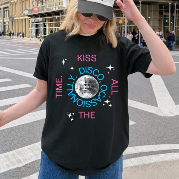 Kiss Disco Ball Shirt – Vintage Style Unisex Graphic Tee