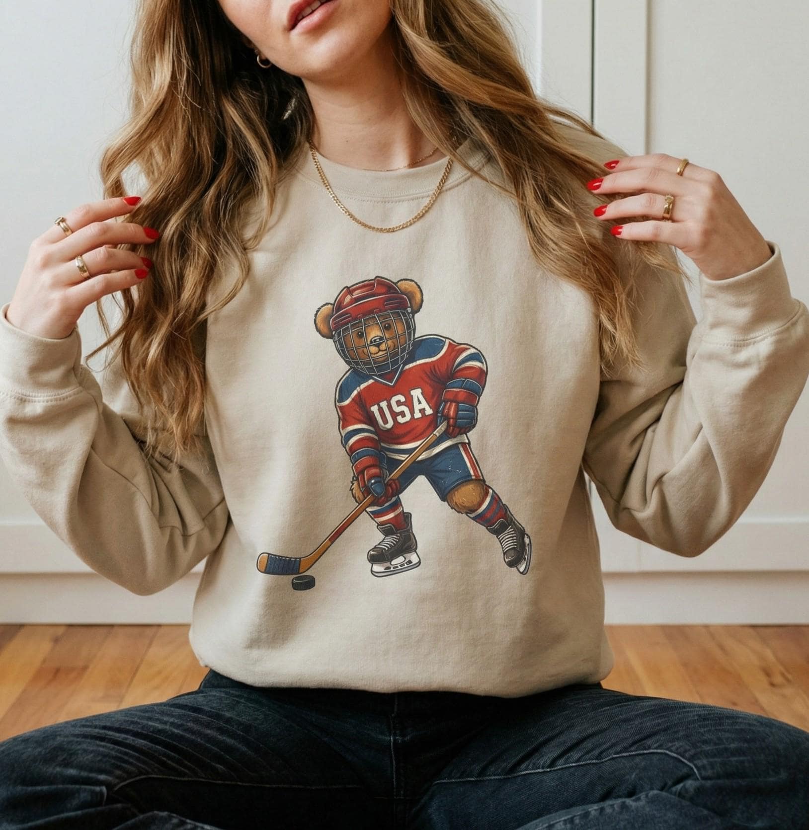 USA Teddy Bear Sweatshirt – Cozy Winter Hockey Crewneck USA Teddy Bear Sweatshirt – Cozy Winter Hockey Crewneck