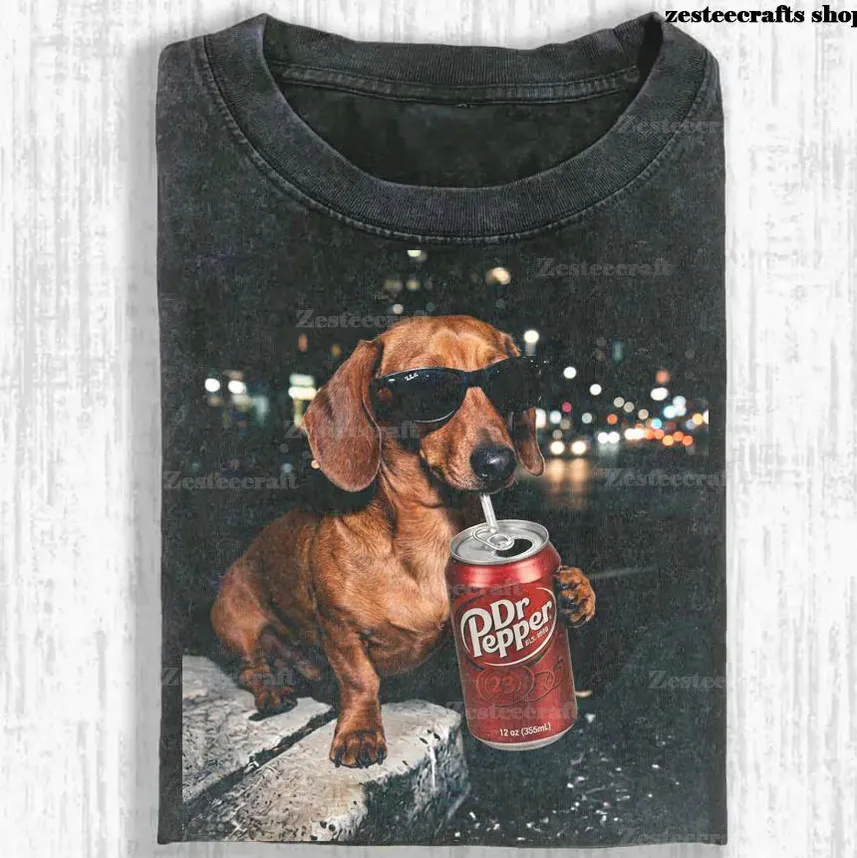 What Da Dog Doin’ Sweatshirt — Funny Dachshund What Da Dog Doin' Sweatshirt — Funny Dachshund